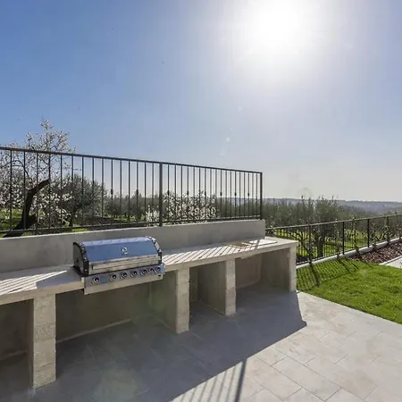 Villa Nensi